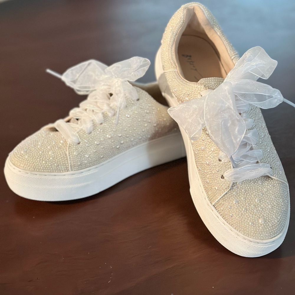 Betsey Johnson Sidny Pearl Sneakers in 7.5 - Basically New!